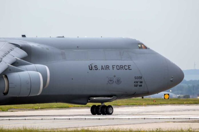 Us,Air,Force,Lockheed,C-5m,Galaxy,Transport,Plane,Taxiing,To